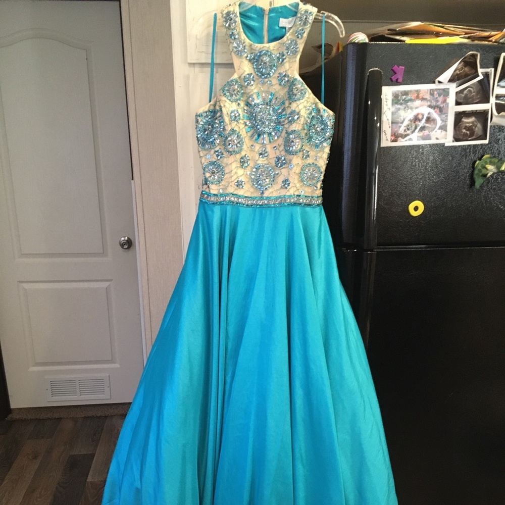 Ball gown prom/homecoming dress